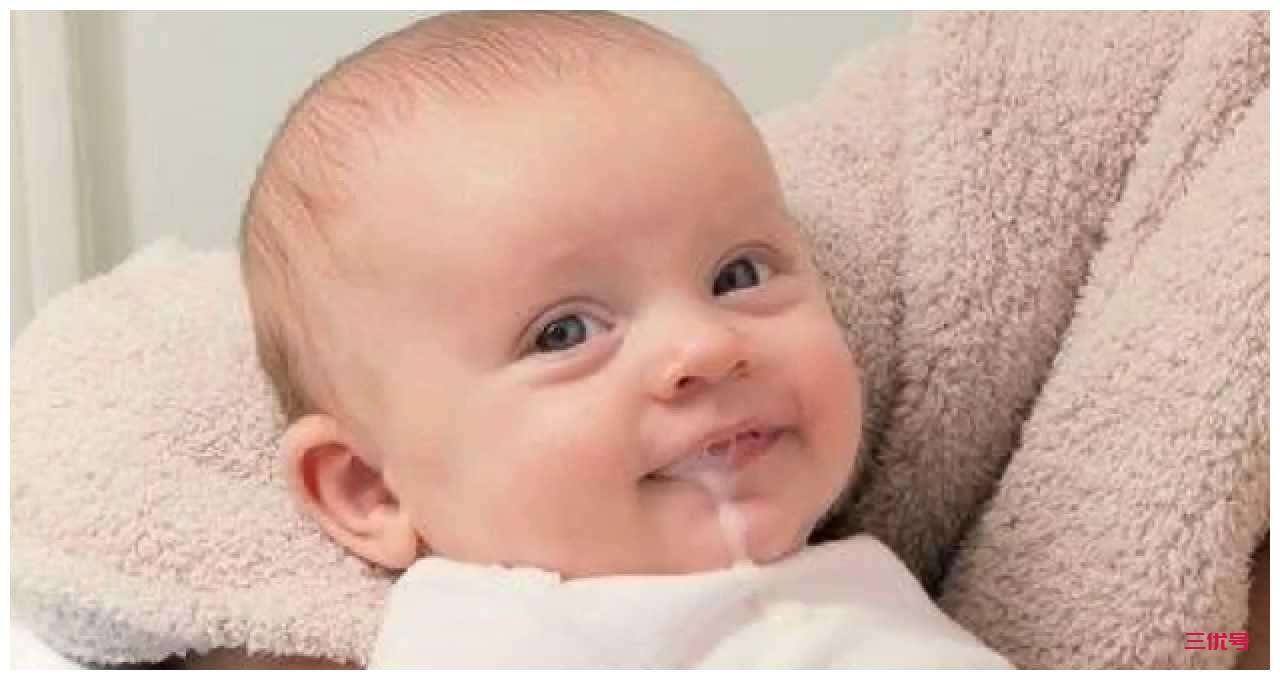 宝宝经常吐奶是怎么回事？是胀气惹的祸，和喂奶姿势有关系
