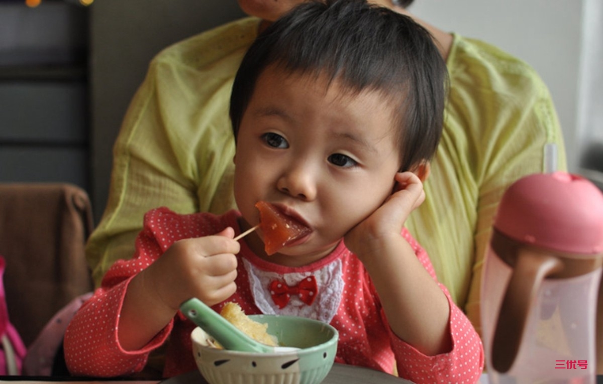 六种常见的辅食，其实不适合给0-3岁宝宝乱吃，你还在给娃喂吗？
