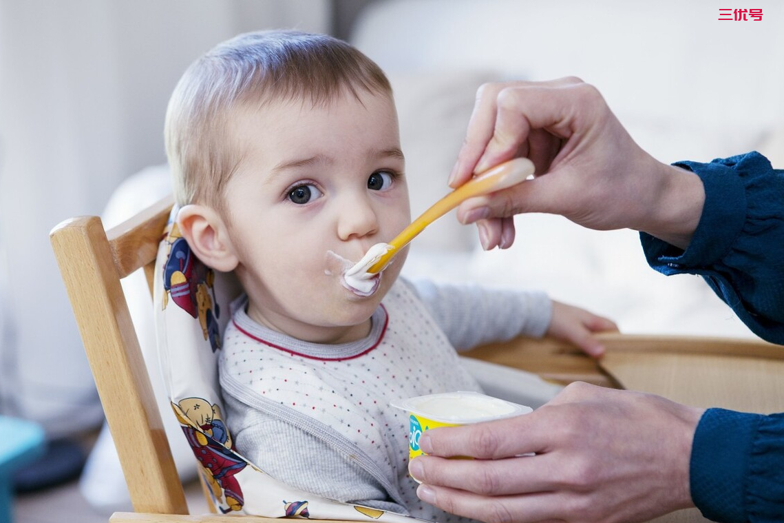 育婴师：把握6~9个月宝宝辅食喂养秘诀，宝宝牙齿好，说话早