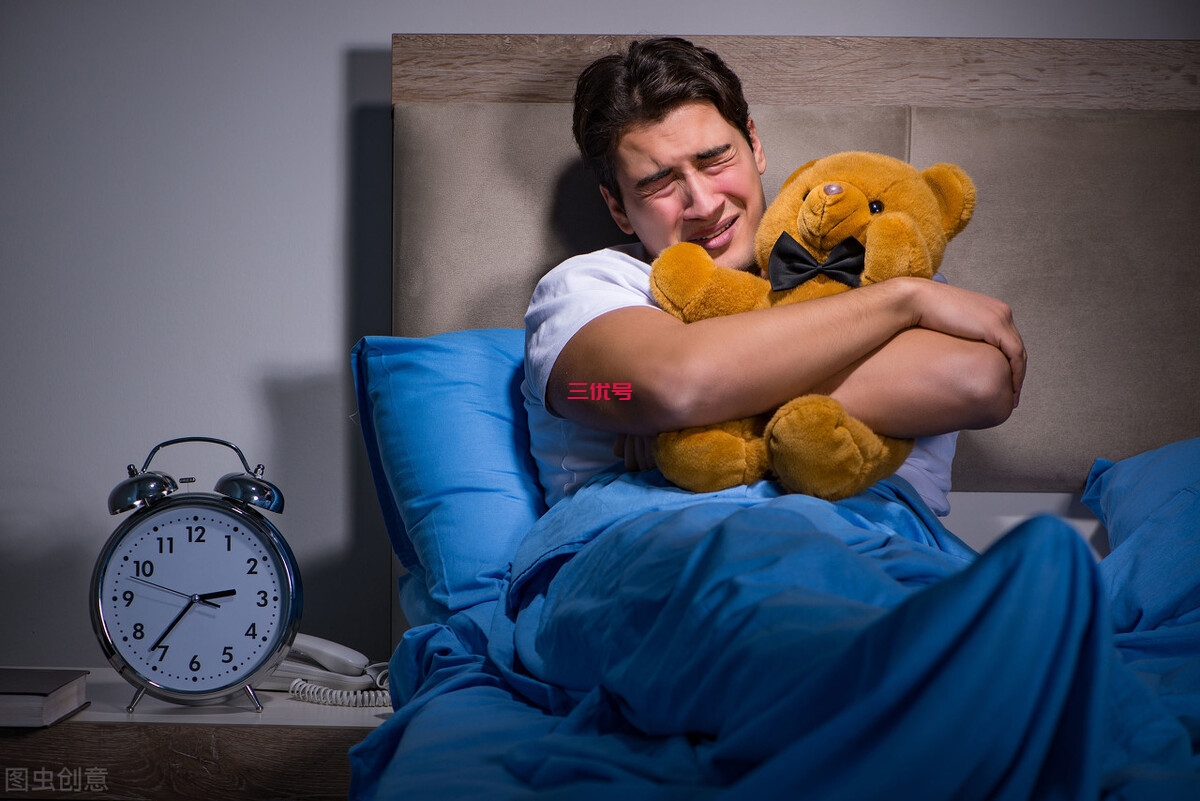 晚上睡觉时，身体出现4种“表现”，尽量别大意，可能大病来敲门