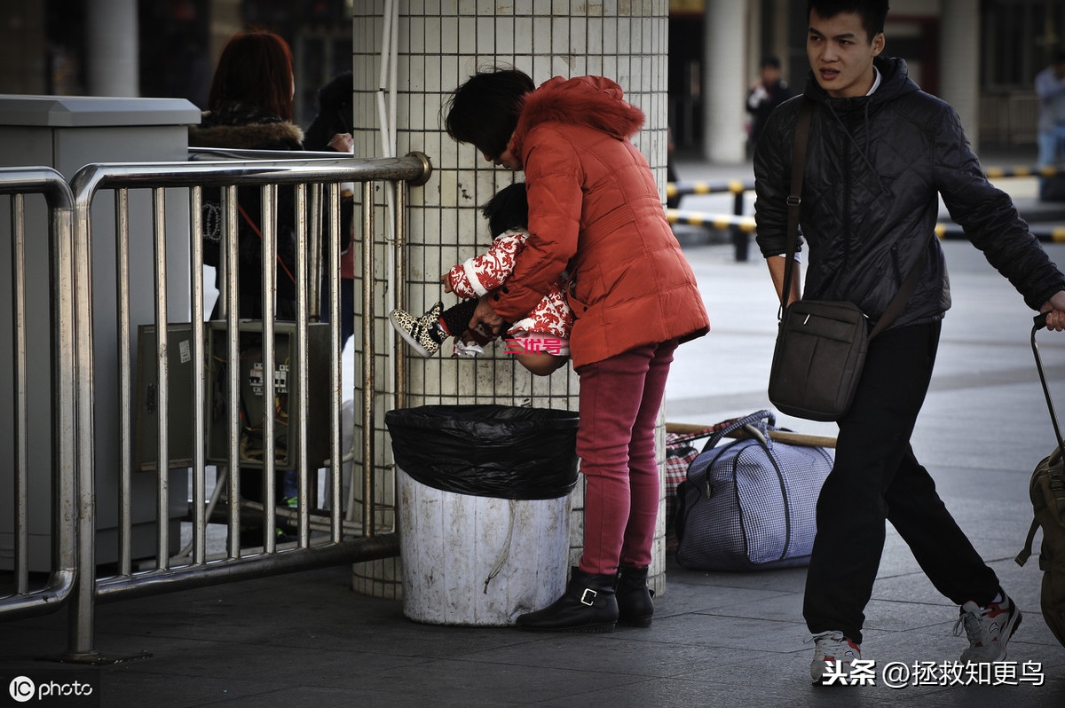 把屎把尿是陋习？看了佛洛依德的“肛欲期”，再不敢逼孩子蹲马桶