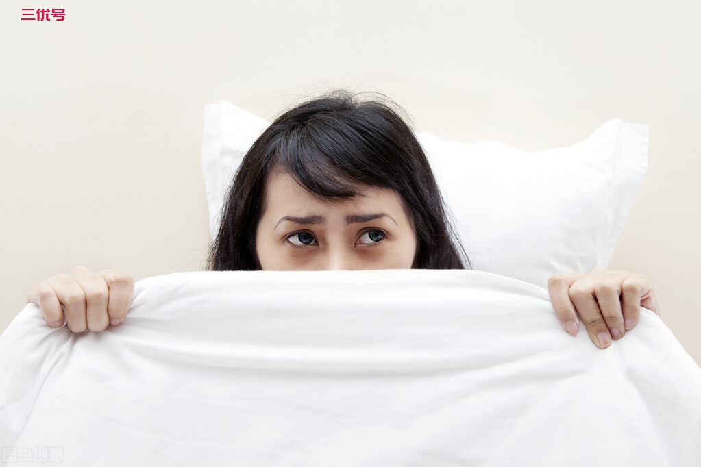 晚上睡觉时，身体出现4种“表现”，尽量别大意，可能大病来敲门