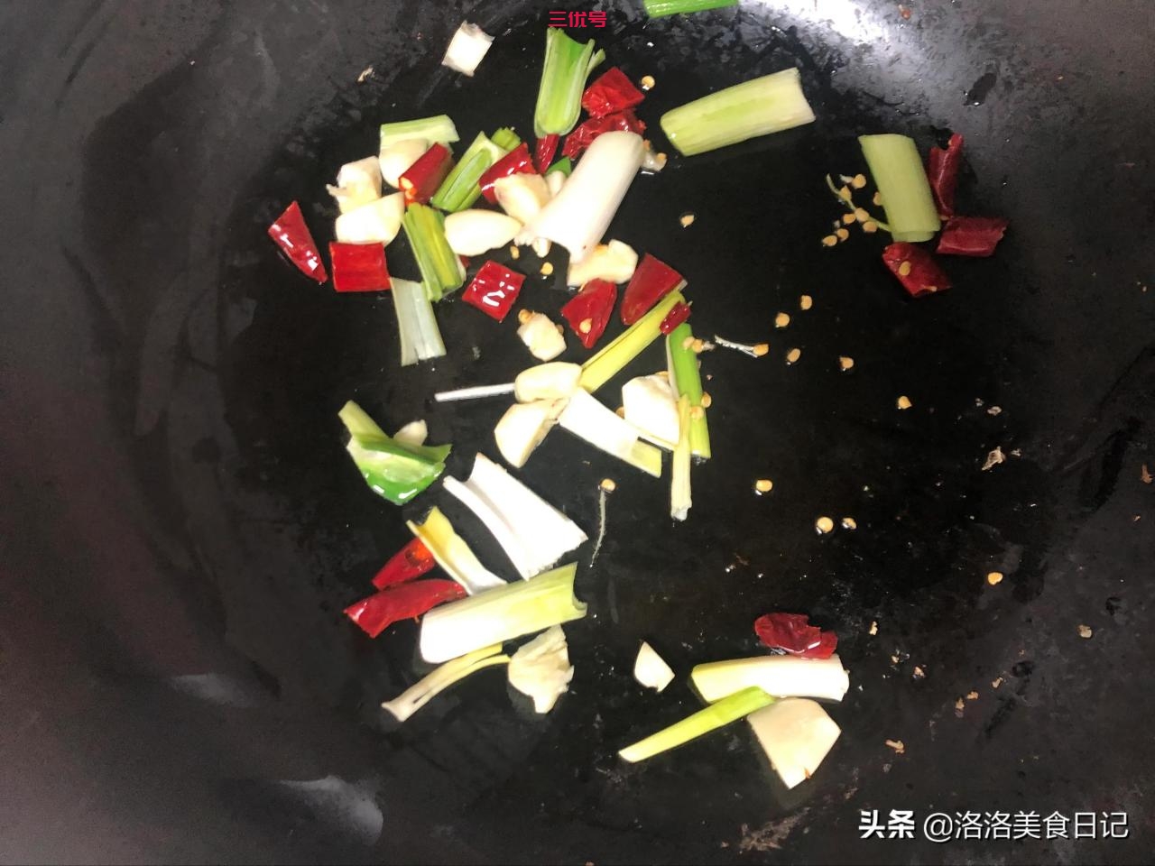 干煸菜花，焯水还是过油？方法用对了，菜花焦香脆爽，好吃又下饭